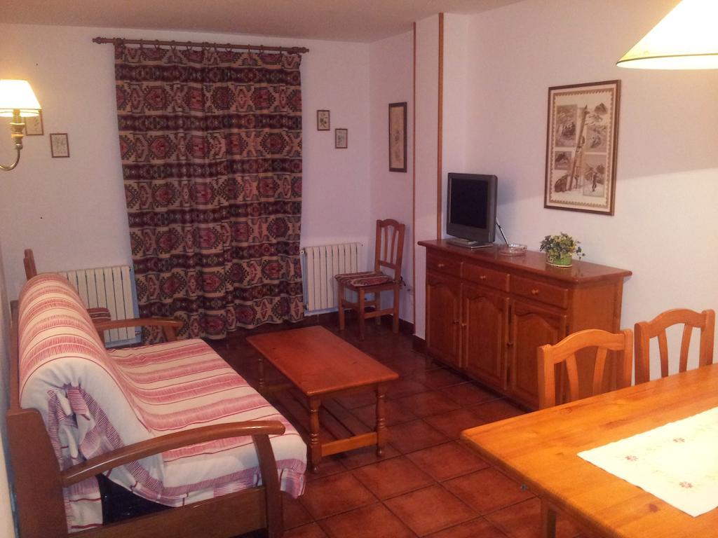Apartamentos Petronilla Benasque Oda fotoğraf